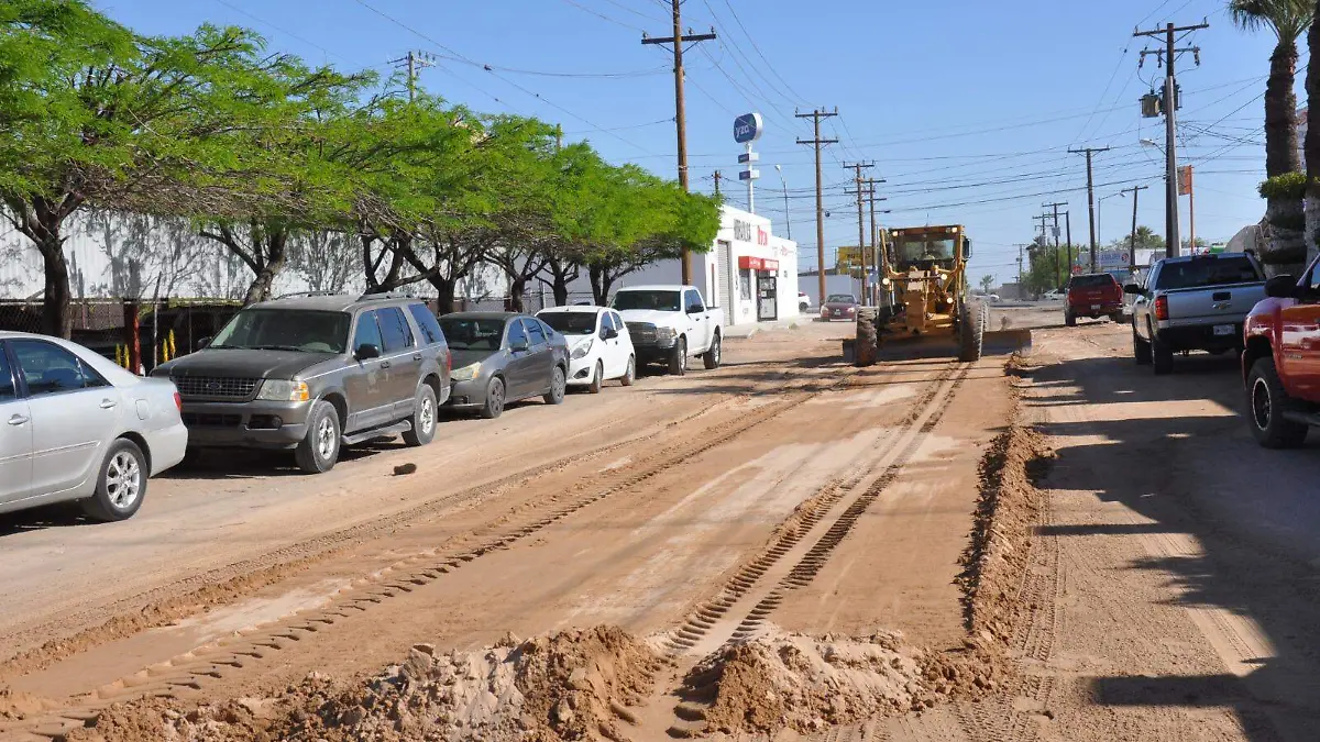 Esta mañana iniciaron los trabajos de pavimentación por la avenida Yocupicio